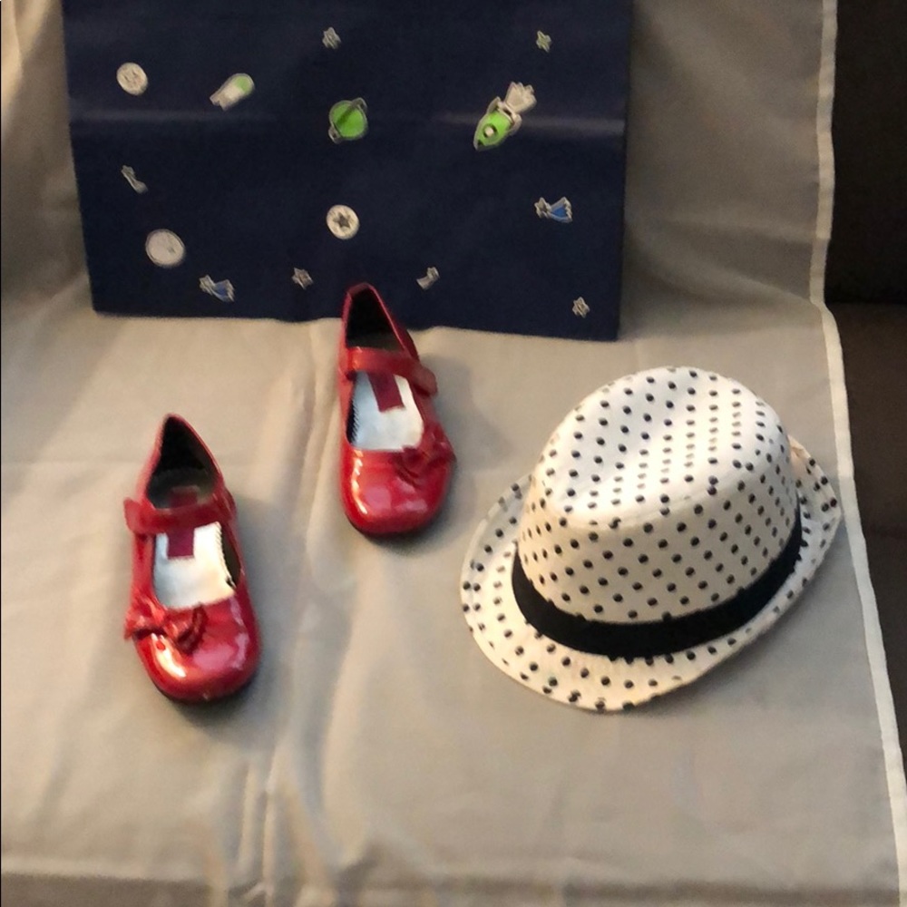 Red Shoes , A little scuffs on front of shoes Velc